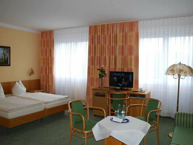 Hotel Horizont Gmbh Neubrandenburg Dış mekan fotoğraf